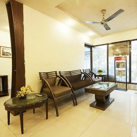 Golden Leaf Hotel New Delhi Exterior photo