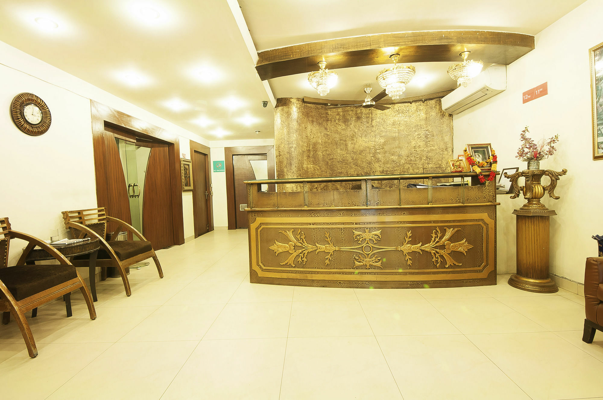Golden Leaf Hotel New Delhi Exterior photo