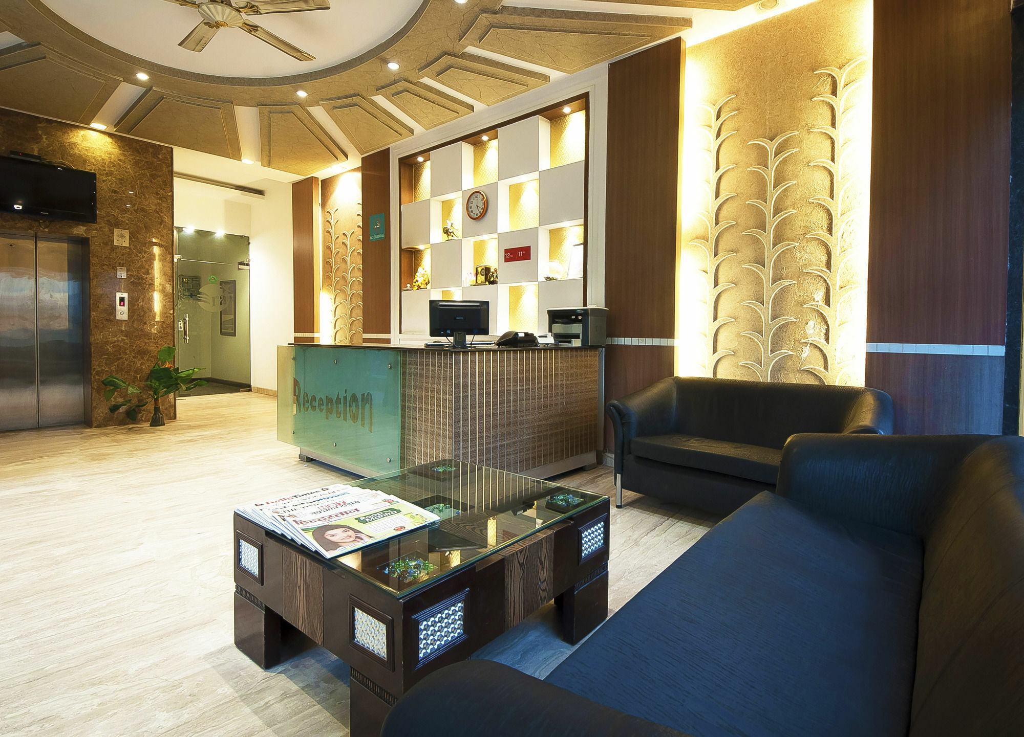 Golden Leaf Hotel New Delhi Exterior photo