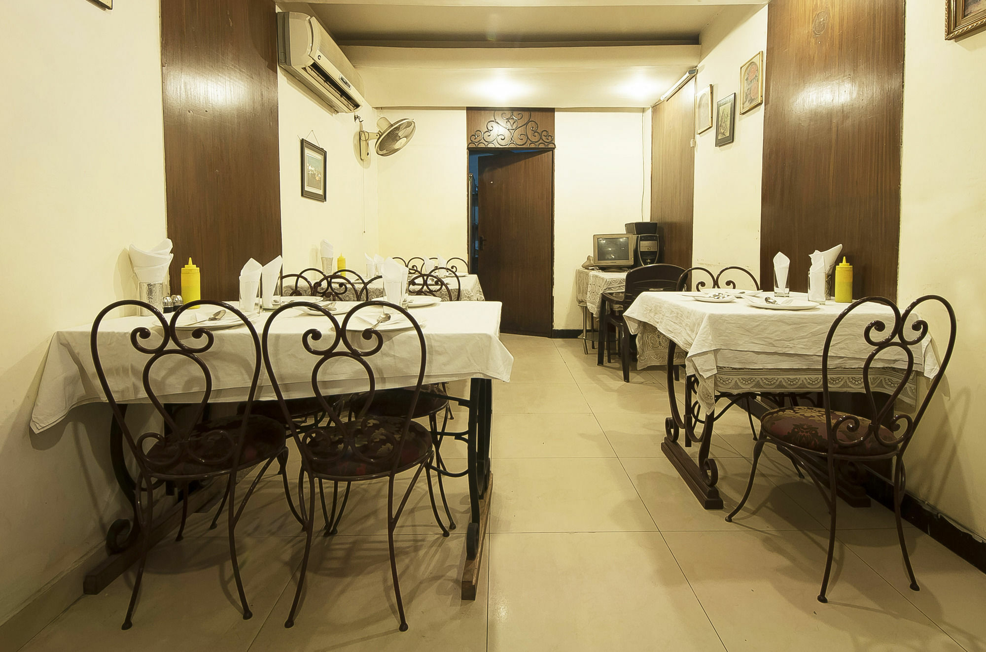 Golden Leaf Hotel New Delhi Exterior photo